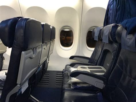 Istanbul to Kiev on Ukraine International Airlines 737 .